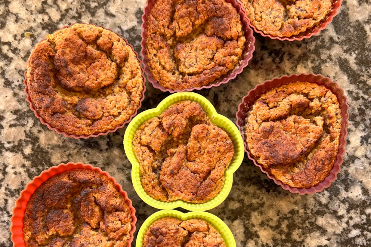 You are currently viewing Apple & Coconut Mini Cakes