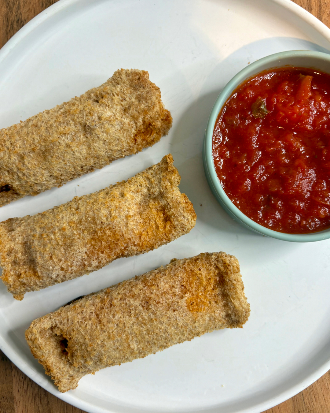 Easy Toddler Lunch: Pizza Roll Ups
